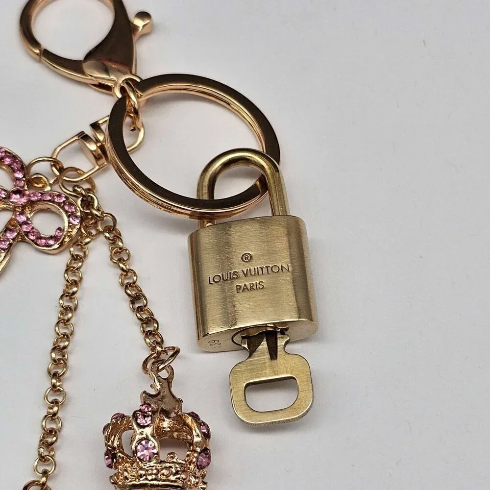 Louis Vuitton Authentic Gold Lock 🔒 Unbranded Flower Keychain Charm for Bags
